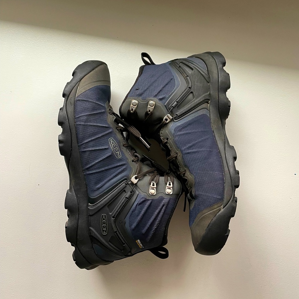 Keen Venture Mid Mens Hiking Boots Size 9